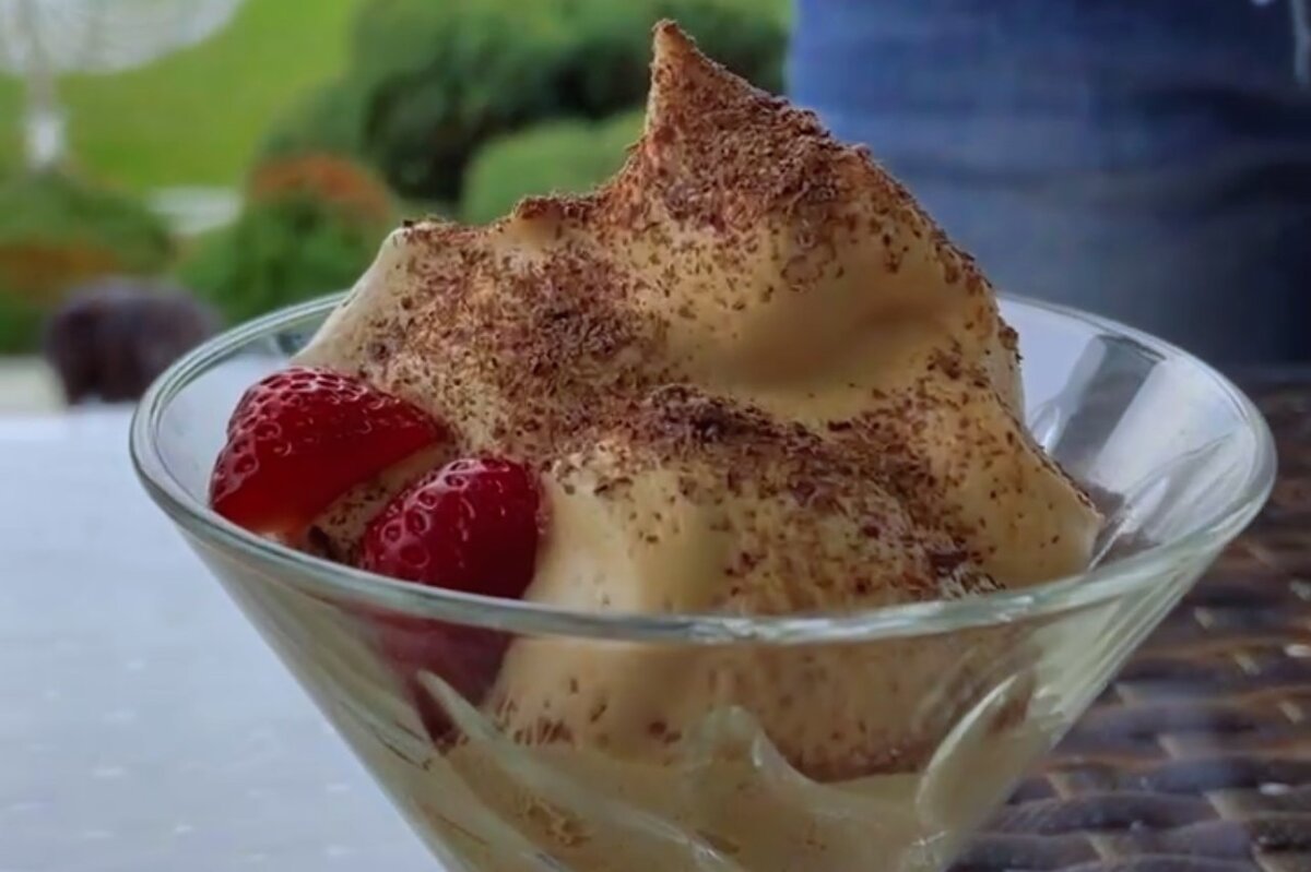     Рецепты звёзд: десерт с кофе от певицы Анири