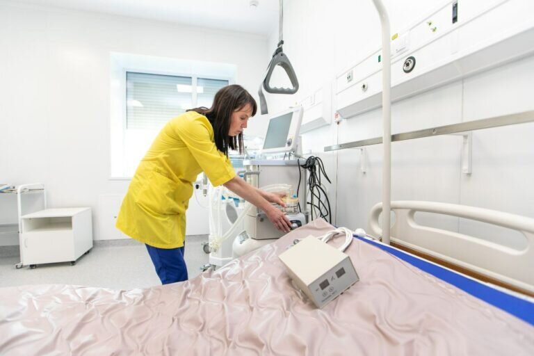    Оренбургские врачи инфекционной больницы три недели боролись за жизнь 10-месячного пациента Марина Шарт