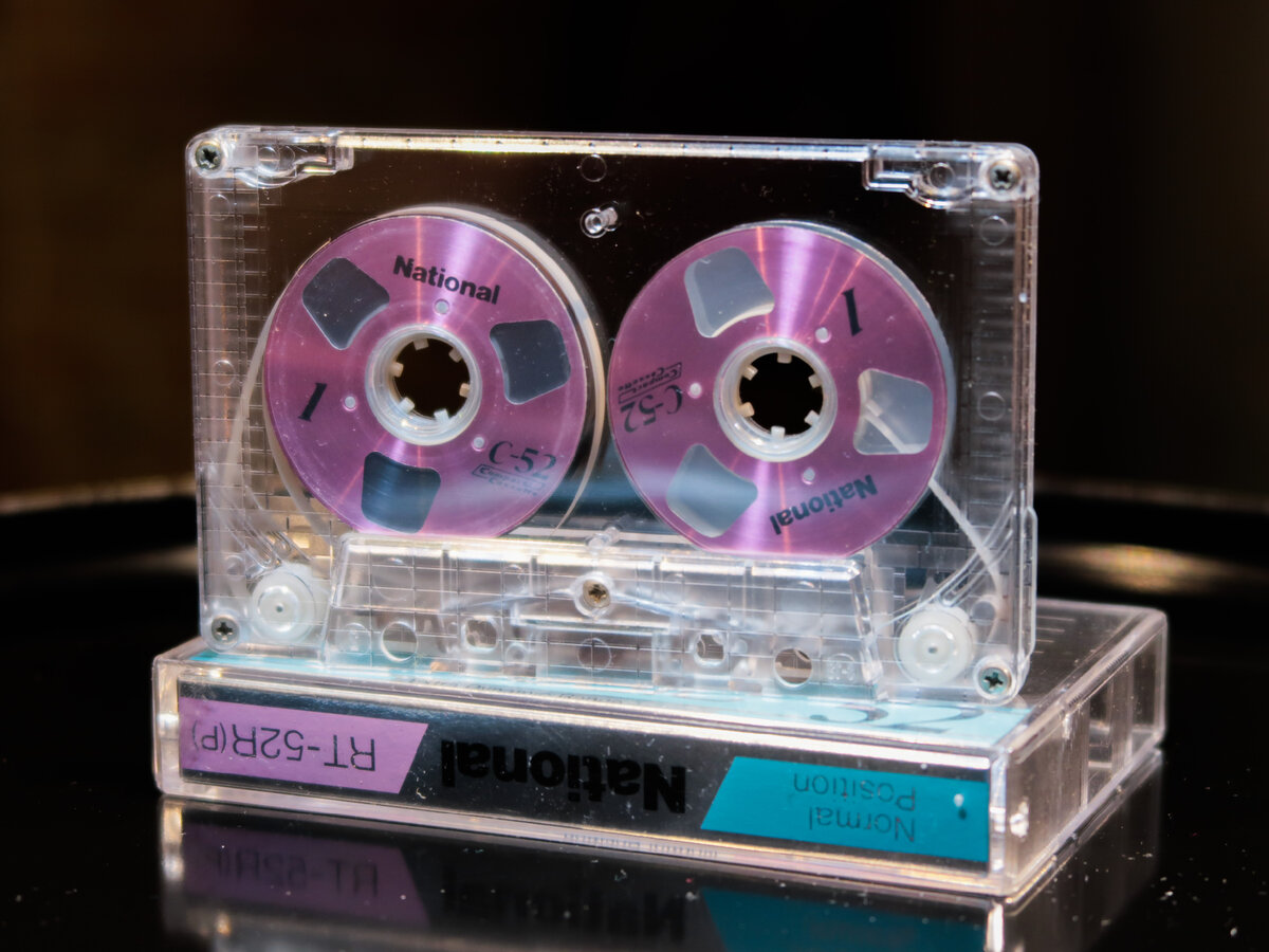 Каталог аудиокассет. Самая красивая кассета. Розовая кассета. Красивые аудиокассеты. Фотография аудиокассеты.