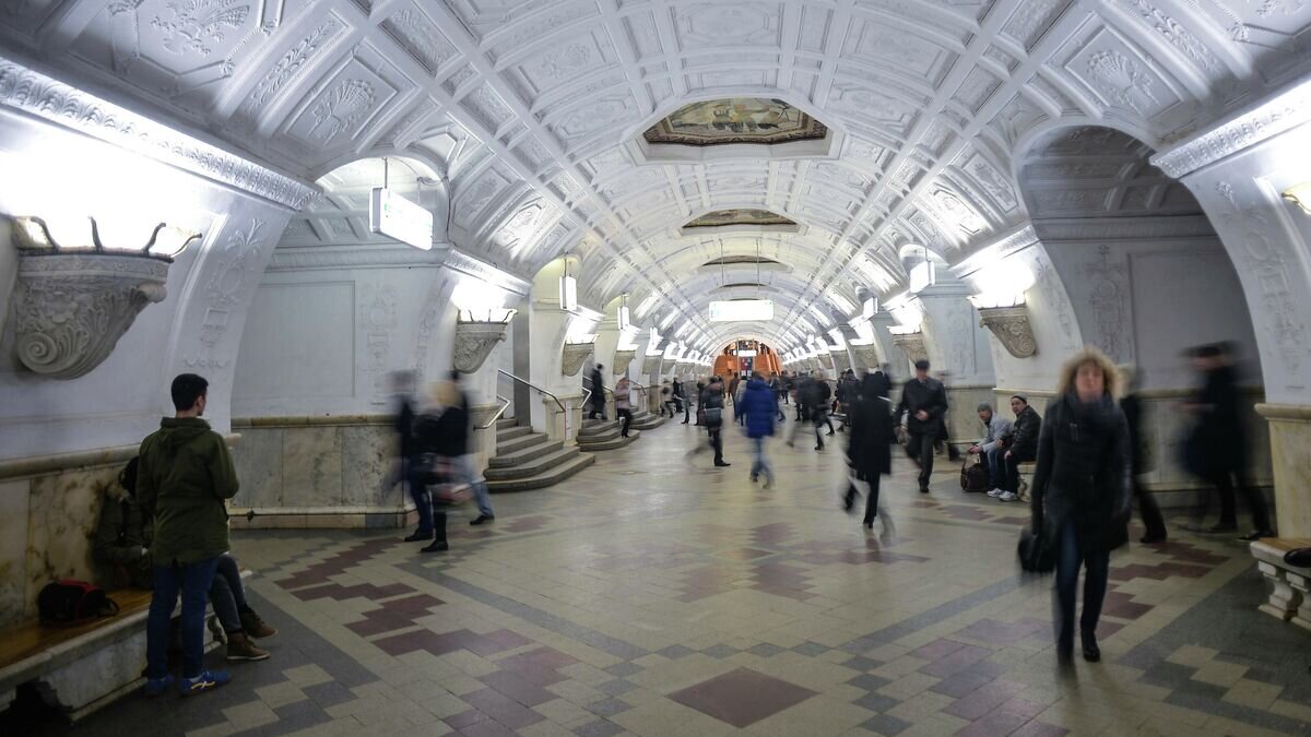    Пассажиры на станции метро "Белорусская" Московского метрополитена© РИА Новости / Владимир Астапкович