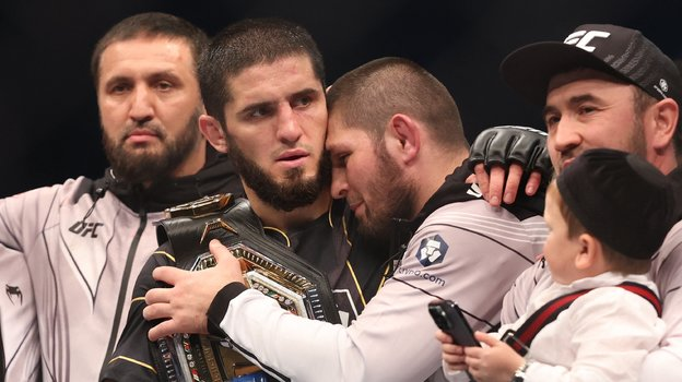 Ислам Махачев и Хабиб Нурмагомедов.