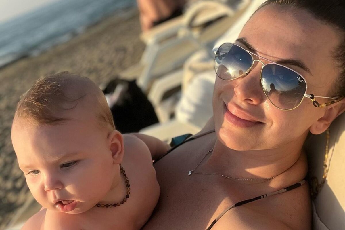     «Скандал со слезами и конвульсиями»: дочь Натальи Фриске закатила истерику в Турции