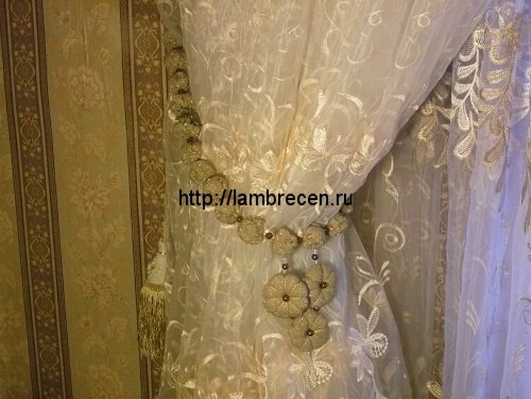 Как сделать бусы из ткани и подхват для штор из них