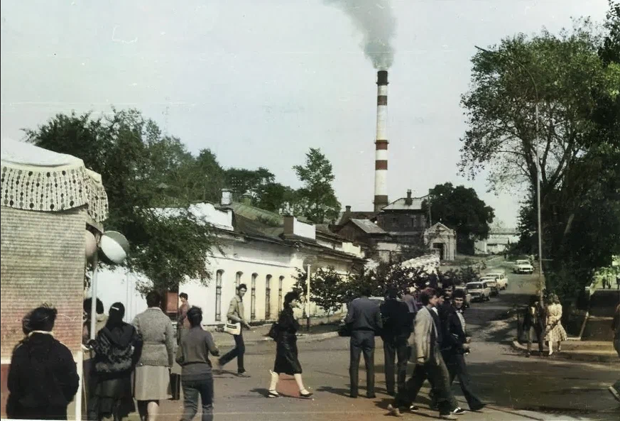 Владивосток. Район набережной. Труба ТЭЦ-1. Ориентировочно 1980г. Яндекс картинки.