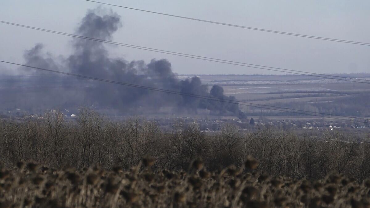    Дым в Соледаре© AP Photo / Libkos