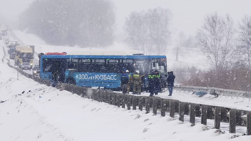Фото: МВД России📷В Кемеровской области в ДТП с автобусом погибли пять человек
