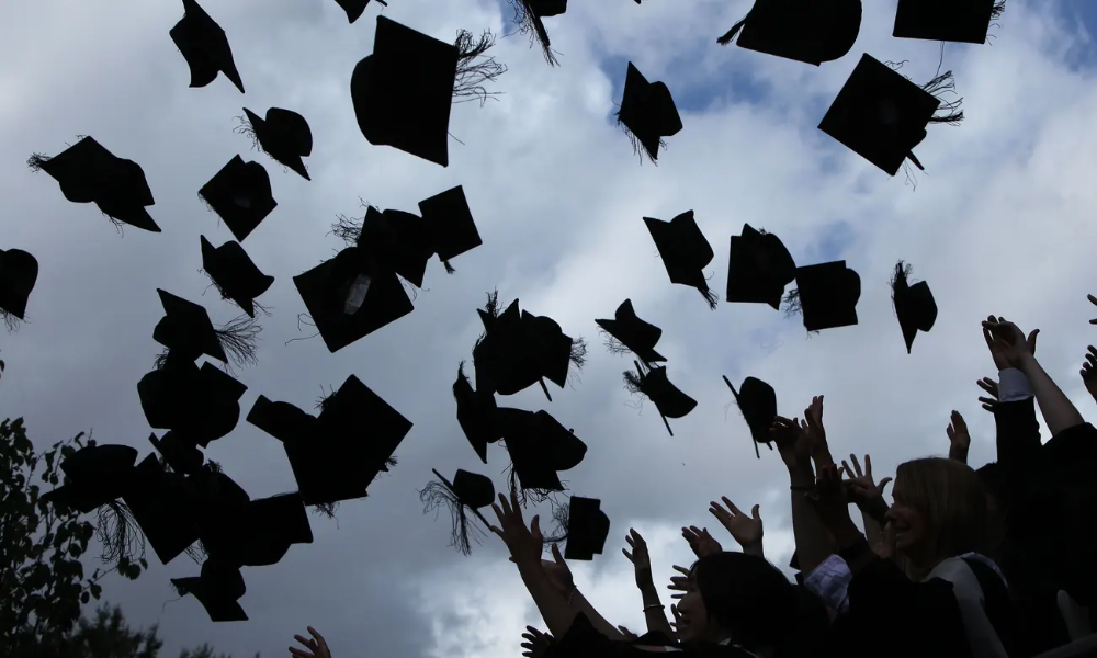 Выпуск из ВУЗа-ознаменовал начало нормальный учёбы