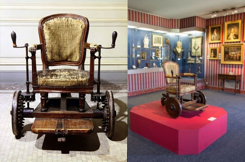 Механическое кресло Кутона в парижском музее Карнавале

Возможно, в наше время, когда столько внимания уделяется равноправию людей «с ограниченными возможностями», или, говоря по-старому, инвалидов,