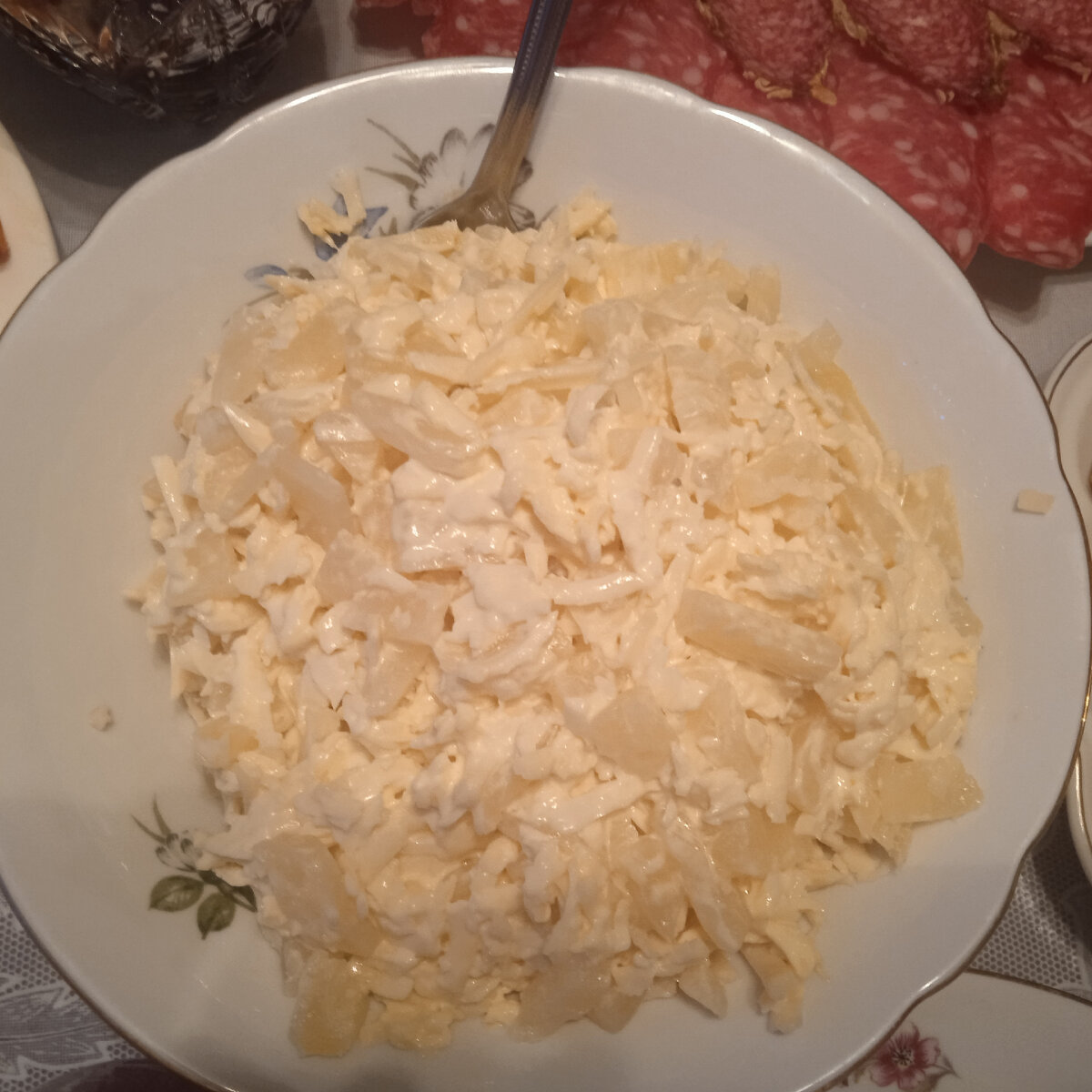 Ананасы+сыр+чеснок+майонез. Всё гениальное - просто! 