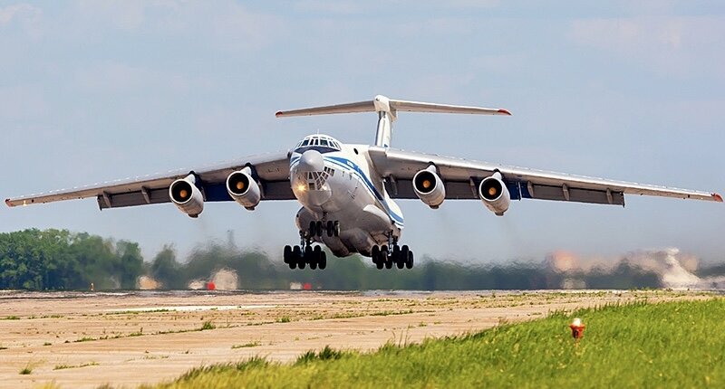 ВС Ил-76: крыло расположено в верхней части фюзеляжа