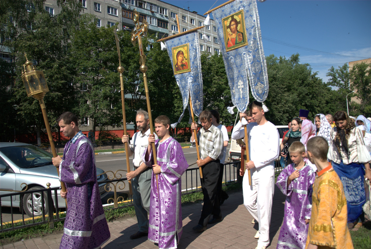 Крестный ход после Божественной литургии; 21 июля 2011 г.