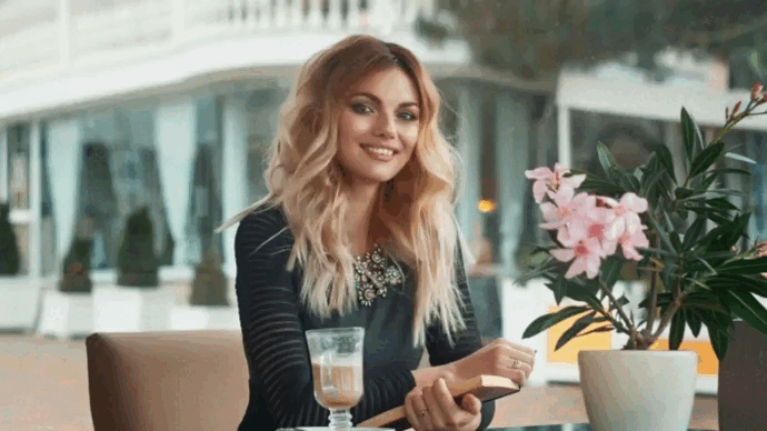 Секрет жизни в том, чтобы семь раз упасть, но восемь раз подняться. 
Пауло Коэльо