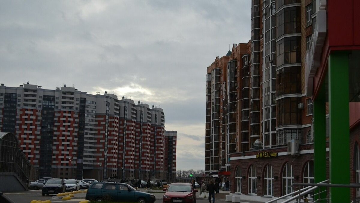     В Госсовете Татарстана обсудили проблемы ЖК «Солнечный город — Супер». Жительница комплекса Гузель Ямалиева рассказала, с чем приходится сталкиваться жильцам, купившим квартиры у застройщика «Ак Барс Строй».