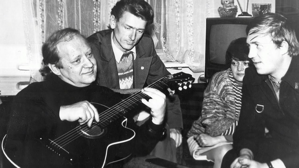 Ю. Визбор и В. Кавуненко справа. Хотя есть подозрения, что это не он.