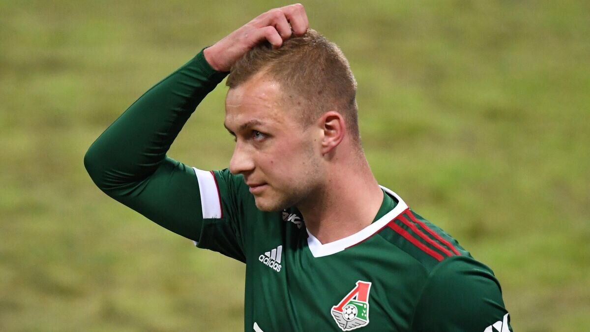    Игрок ФК "Локомотив" Дмитрий Баринов после матча 20-го тура чемпионата России по футболу среди клубов Премьер-лиги между командами ПФК ЦСКА (Москва) и ФК "Локомотив" (Москва).© РИА Новости / Павел Бедняков