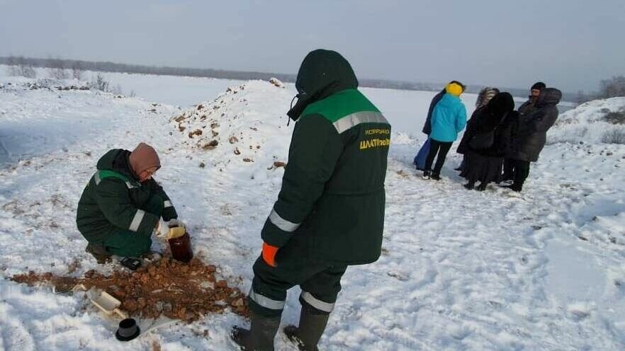     Специалисты Росприроднадзора по Нижегородской области и Республике Мордовия устанавливают обстоятельства организации незаконной свалки в речном порту в Кстове и ищут тех, кто причастен к ее появлению. Об этом сообщили в пресс-службе ведомства.