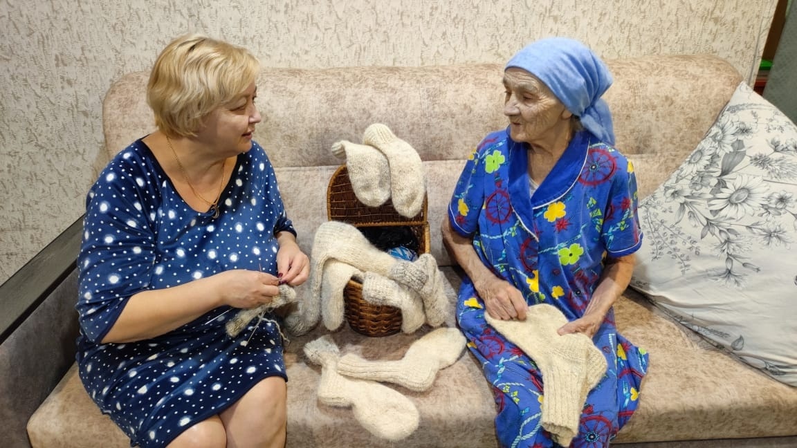    Оренбуржцы передали участникам спецоперации очередную партию теплых носков Кристина Просвиркина