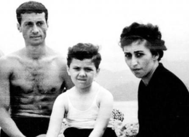 Нодар Мгалоблишвили с сыном и женой