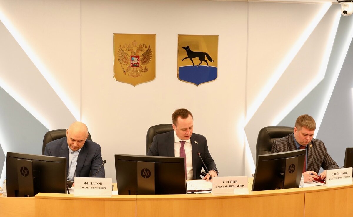    Депутаты Думы Сургута единогласно приняли отчет Андрея Филатова о работе за 2022 год
