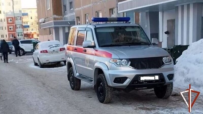    В Нижневартовске эвакуировали дом из-за мужчины с подозрительным предметом