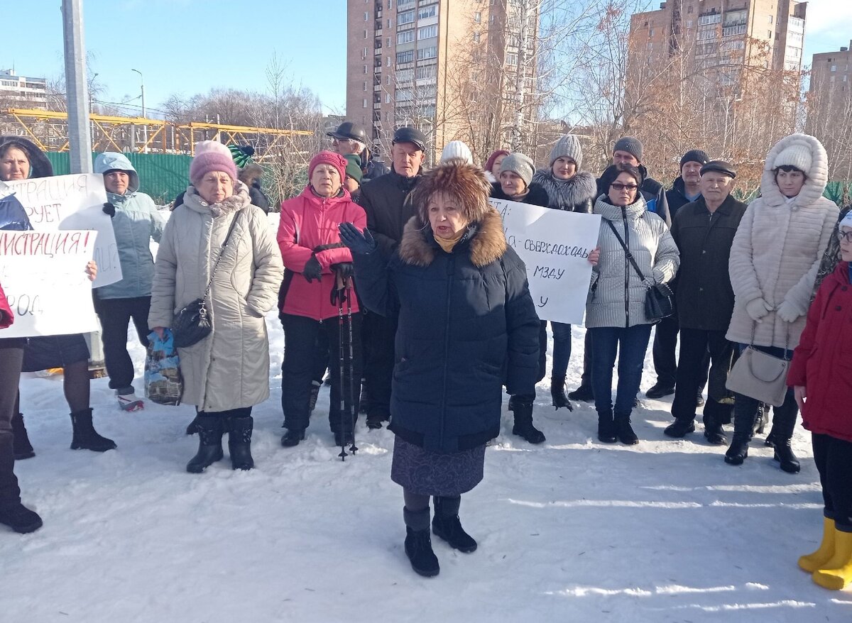 Рязанцы снова вышли на митинг против строительства высоток возле  Комсомольского парка | Рязанский портал ya62.ru | Дзен