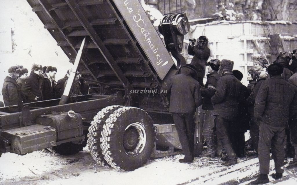 Перекрытие реки Хантайки