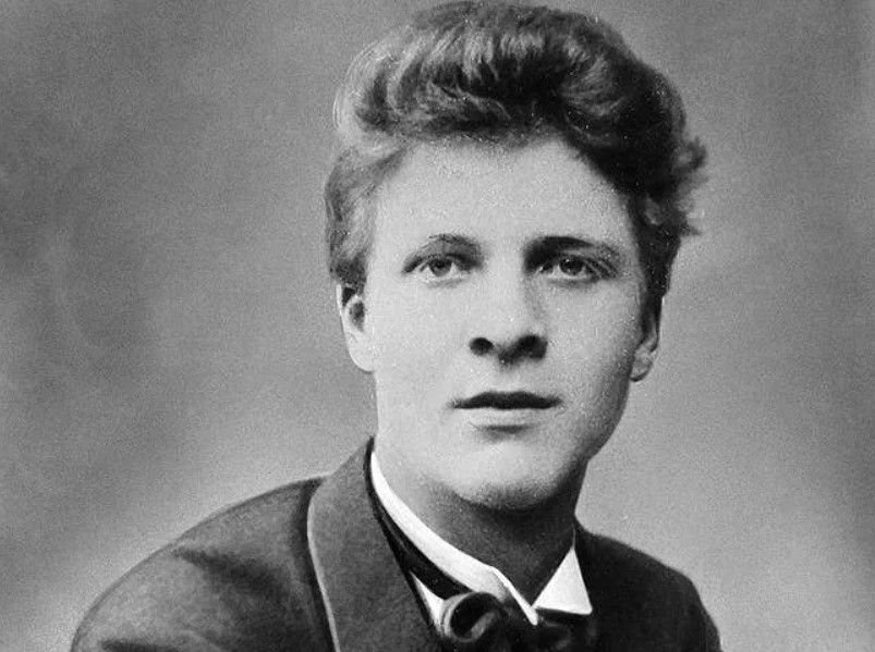      Фёдор Шаляпин в молодости