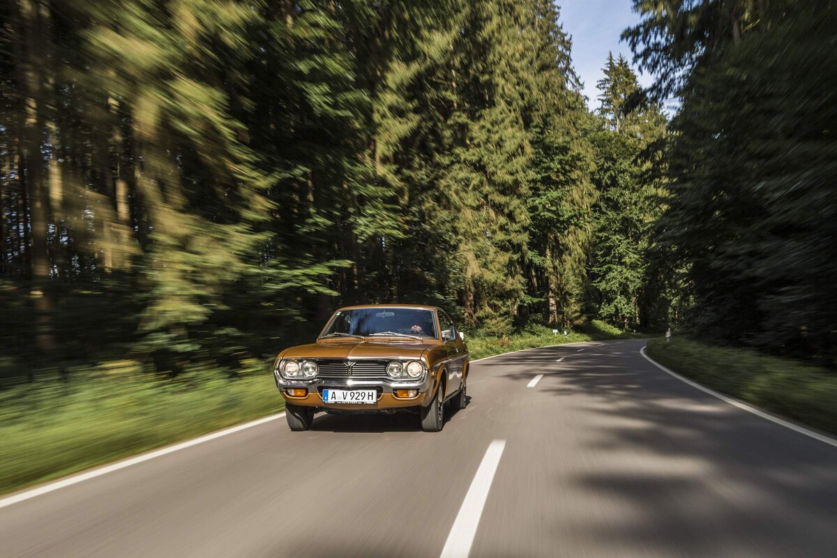      Mazda 929 1974 года