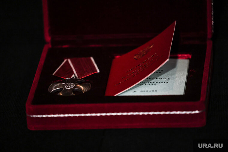    Орден мужества вручили семье карабашского бойца