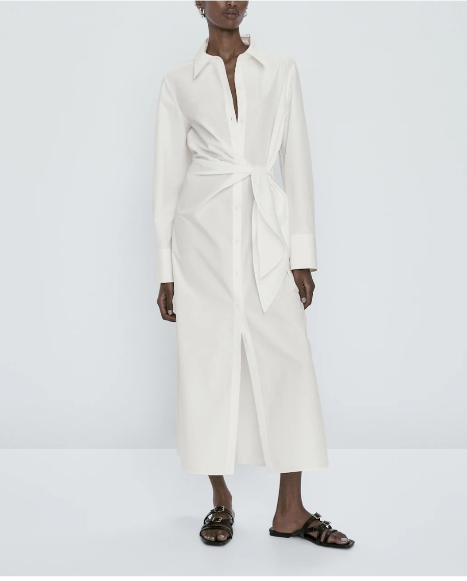 Платье из хлопка с интересной деталью.