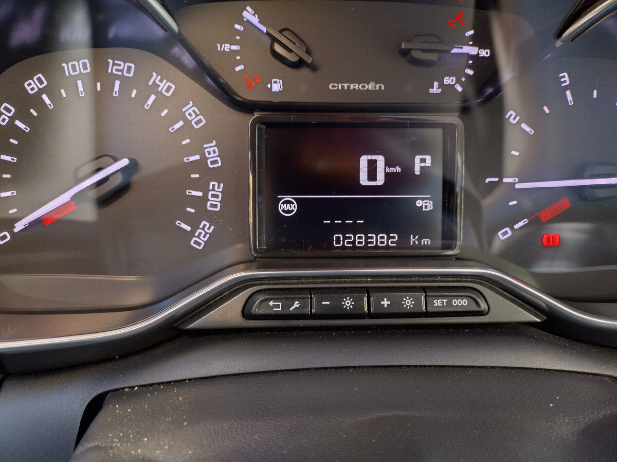 Так выглядели счётчики авто в первый день