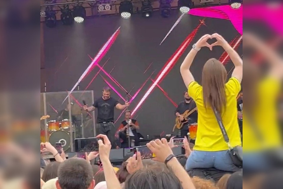    Певцы стали хедлайнерами ежегодного праздника. Скриншот видео