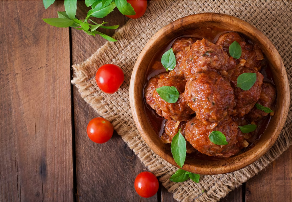 Тефтели в соусе с томатной пастой