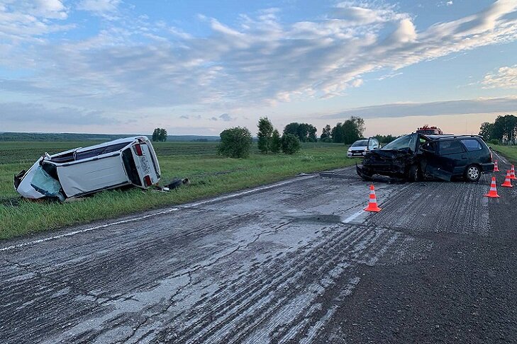    Фото с места ДТП предоставлены прокуратурой НСО