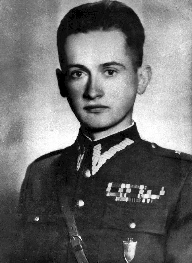 Войцех Ярузельский в молодости, примерно 1953 год. 