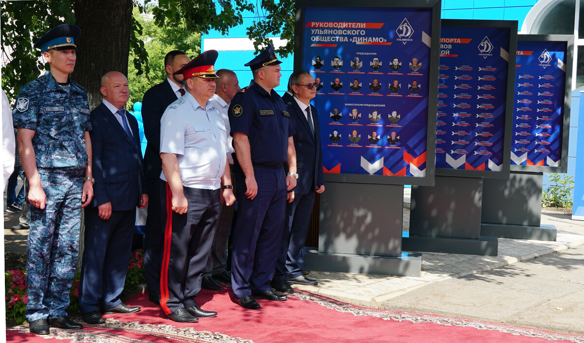 Начальник Управления Росгвардии по Ульяновской области генерал-майор полиции Игорь Абашкин принял участие в торжественном открытии экспозиции, посвященной 100-летию общества «Динамо».