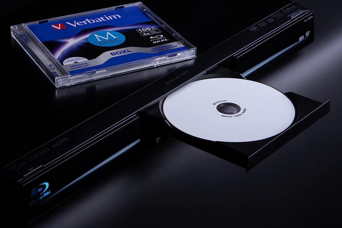 Verbatim BDXL 100 GB M-Disk. M-Disk Blu-ray преимущества. Lifetime archival. Optical Disc Archive Robot Changer.