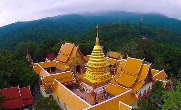 Wat Phrathat Doi Suthep (วัดพระธาตุดอยสุเทพ) in Thailand.