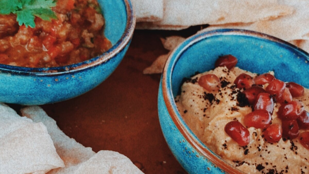 Икра из синеньких (баклажан) и гороховая каша. Фото автора канала