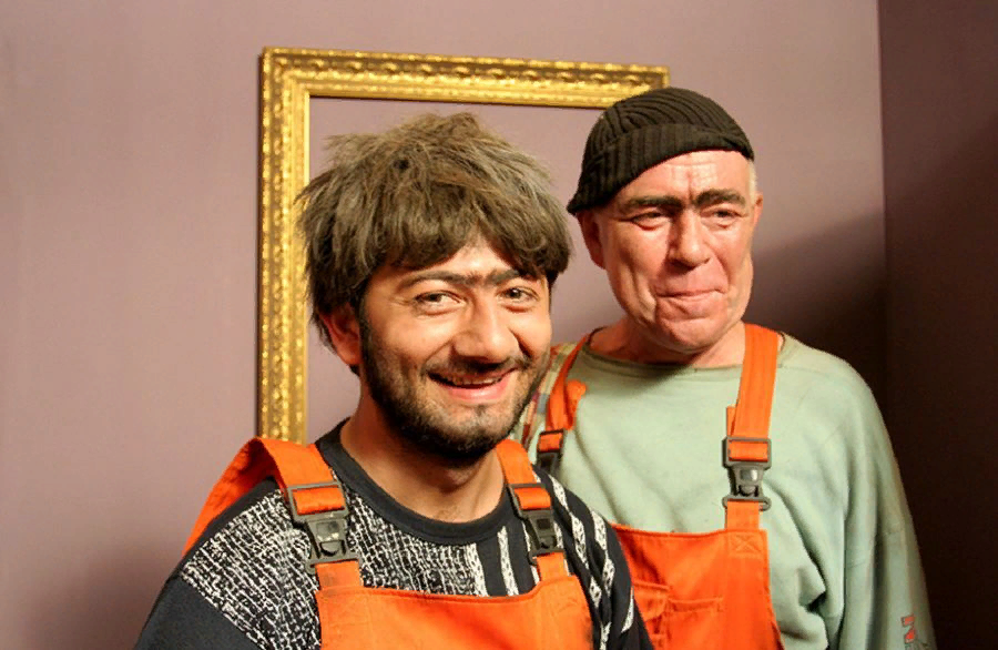 Хорошо, если есть золотые руки в помощь. Если нет, пусть их заменят ваше золотое сердце и стальные нервы 