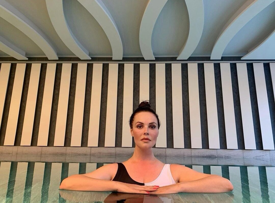 Екатерина Андреева телеведущая в купальнике