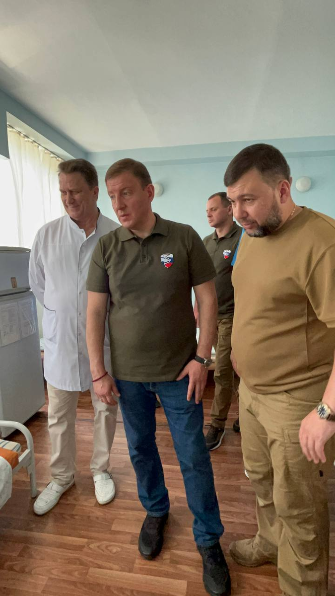 Денис Пушилин и Андрей Турчак проведали раненых в больнице Калинина