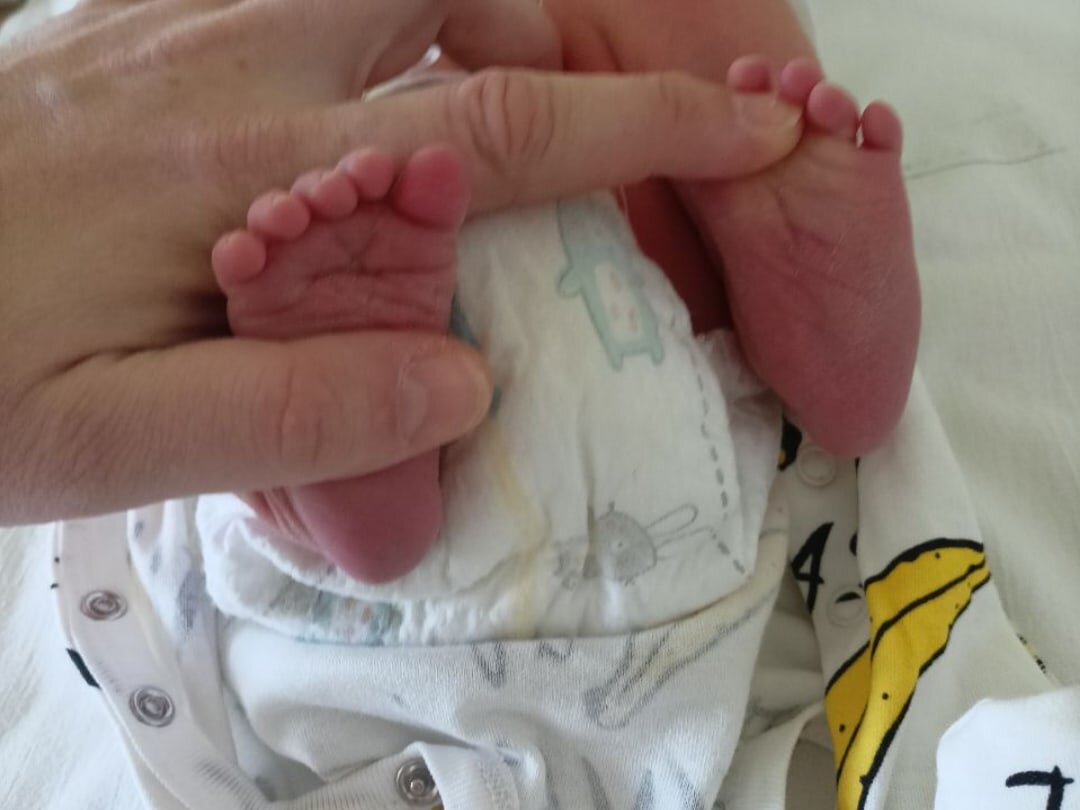 Вот так выложишь милые пяточки, а тебе и скажут: "Подгузник лучше поменяй, блогерка!"