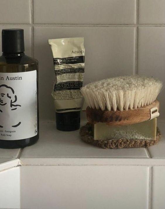     Чем опасен массаж сухой щеткой?