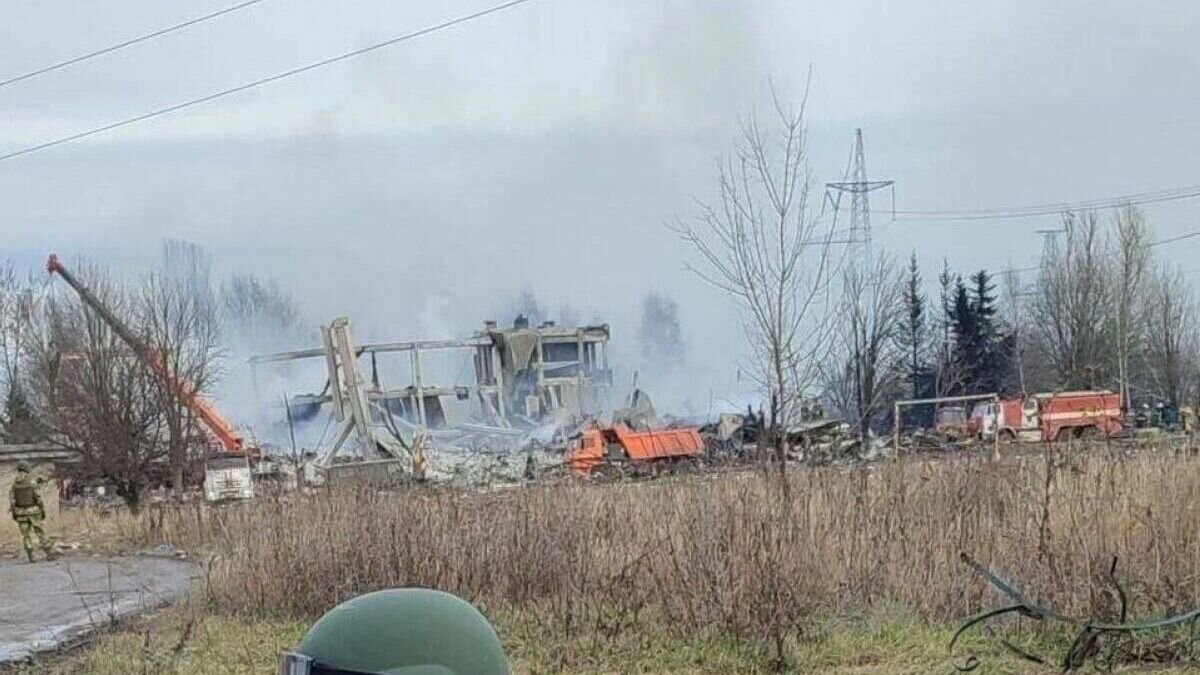     В Донецкой Народной Республике (ДНР) в результате удара по Макеевке погибло 63 российских военнослужащих. Об этом 2 января официально заявили в Министерстве обороны России.