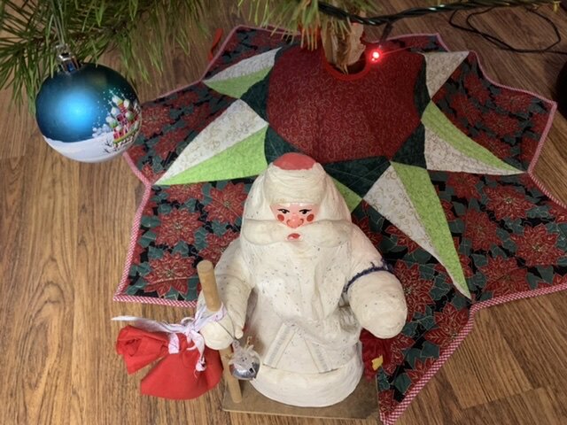 Юбочка для ёлки сшита по МК Марины Сохончук.