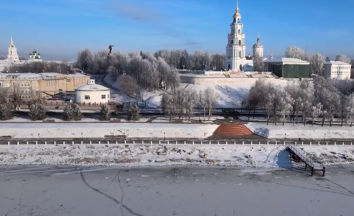 Набережная Волги и Костромской кремль