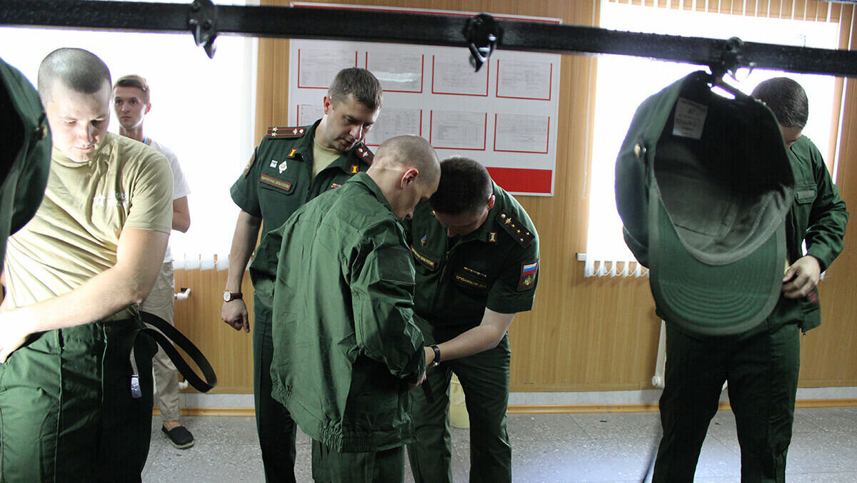     Несмотря на то, что призыв в рамках частичной мобилизации завершился более месяца назад, жители Ростовской области продолжают обсуждать эту тему. Будет ли новый набор военнослужащих для выполнения задач спецоперации, в материале RostovGazeta.