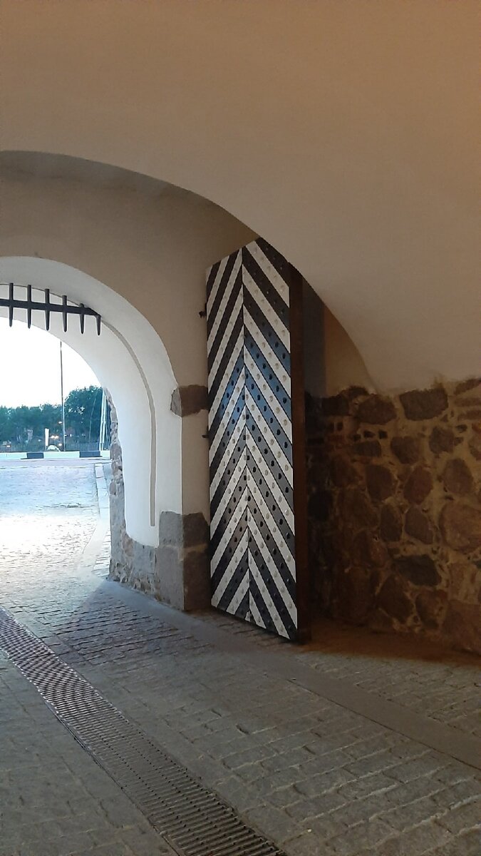 Листайте галерею →