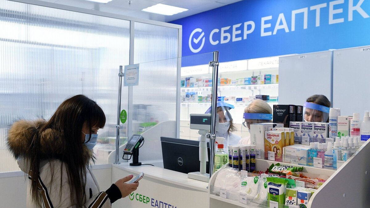    Открытие первой "Сбер Еаптеки" в Казани© РИА Новости . Максим Богодвид